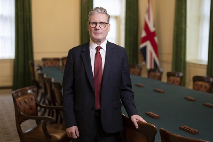 İngiltere Başbakanı Starmer'dan Kraliçe II. Elizabeth'in vefatının yıl dönümü mesajı