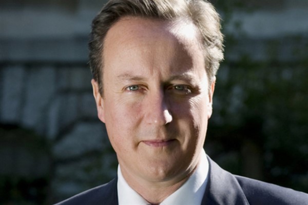 İngiltere Dışişleri Bakanı Cameron: “Holokost'un dehşeti hiçbir zaman unutulmamalı”