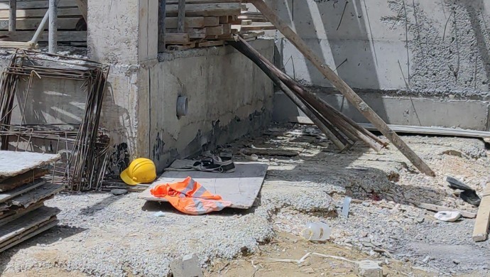 İnşaattan düşen işçi yaşamını yitirdi