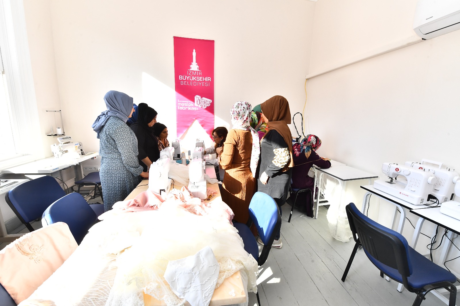 İzmir'de Sakin Mekan Agora ile kadınlar birlikte üretiyor