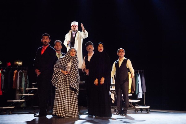 İzmir'de Şehir Tiyatroları Buluşması başladı