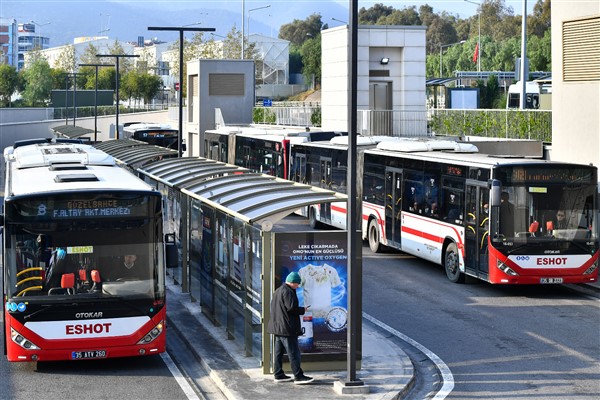 İzmir’de toplu ulaşım ücretlerine zam