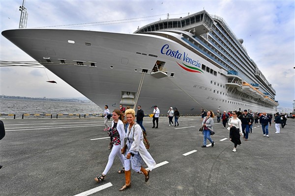 İzmir’in kruvaziyer turizmi yeniden ayağa kalktı