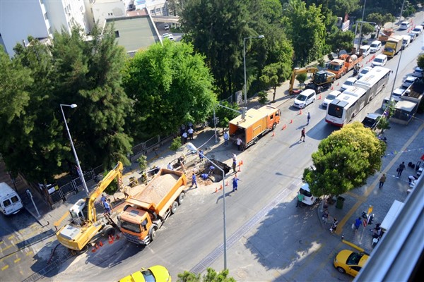 İZSU ekipleri bayramda da görev başında