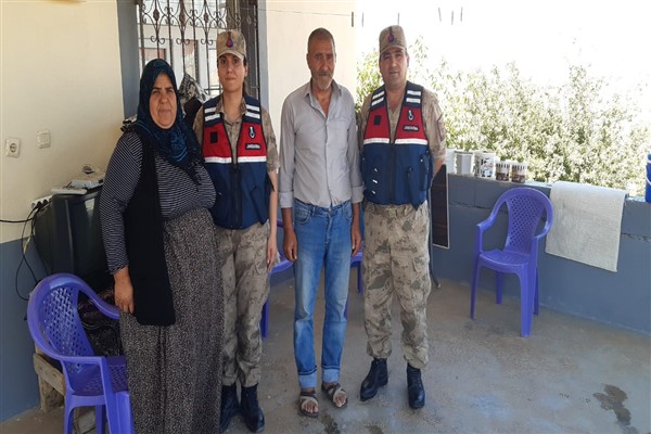 Jandarma ekipleri şehit babalarını unutmadı