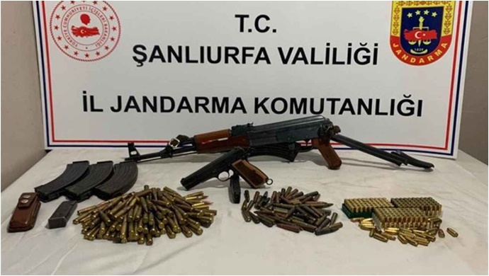 Jandarma Şanlıurfa'da silah ve mühimmat ele geçirdi:3 kişi gözaltına alındı