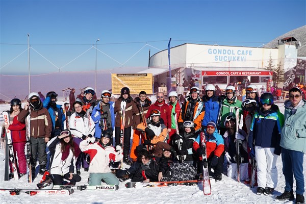 Kabataş Erkek Lisesi, Erciyes'te buluştu