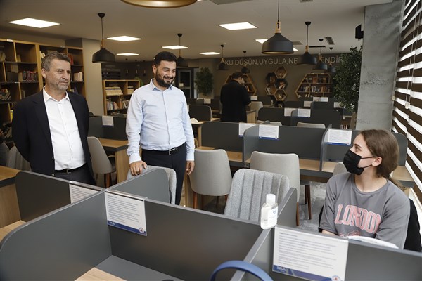 Kağıthane Belediyesi 7 bin öğrencinin sınav ücretini karşıladı