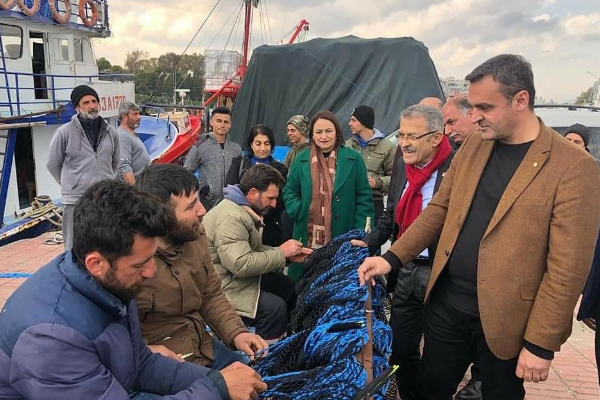 Karadeniz, Adana'da balıkçılar ve sektör temsilcileri ile bir araya geldi