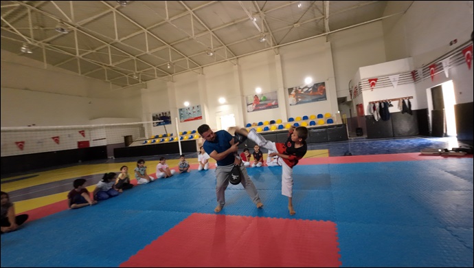 Karaköprü’de Spor Kurslarında Şampiyonlar Yetişiyor-(VİDEO)