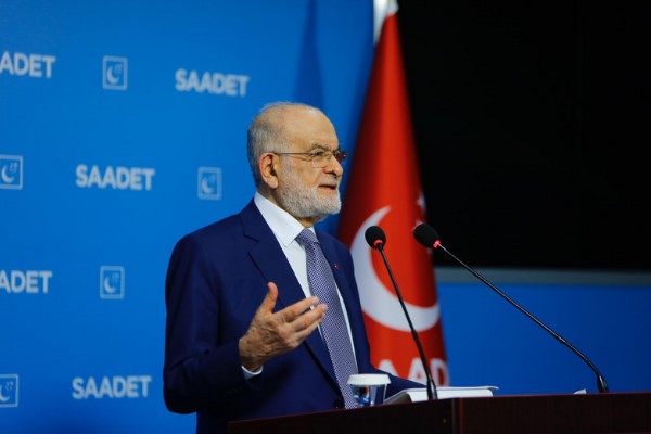 Karamollaoğlu, Süleyman Arif Emre'yi andı