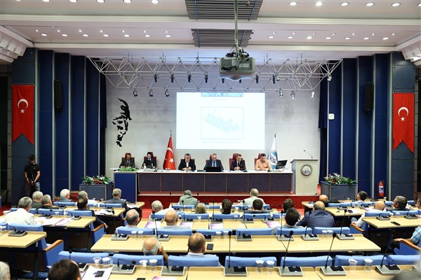 Kayseri Büyükşehir Meclisi'nden 4 ilçeye toplam 1 milyar 284 milyon TL'lik ek bütçe