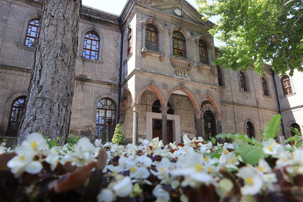 Kayseri Lisesi Milli Mücadele Müzesi, yeni eserleri ile ziyaretçilerini bekliyor