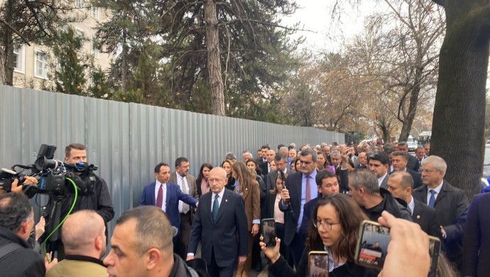 Kılıçdaroğlu Adalet Bakanlığı'na yürüdü