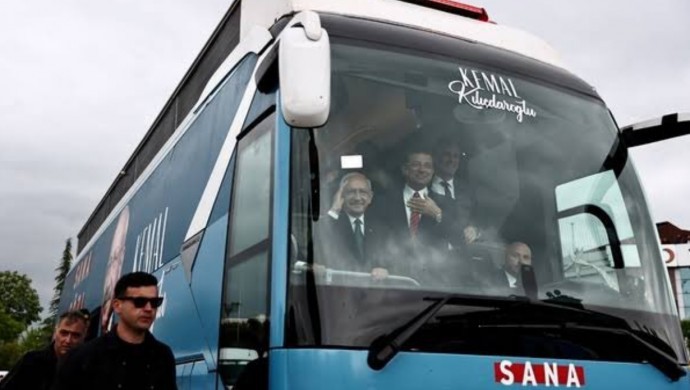 Kılıçdaroğlu’nun aracına taşlı saldırı