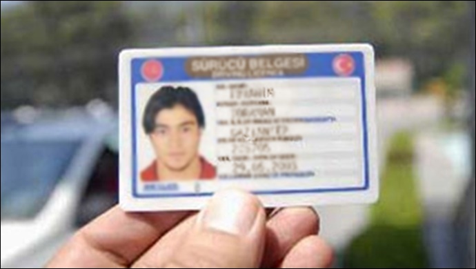 Kimlik kartını kaybeden depremzedeler için Mobil Nüfus Hizmetleri Aracı devrede
