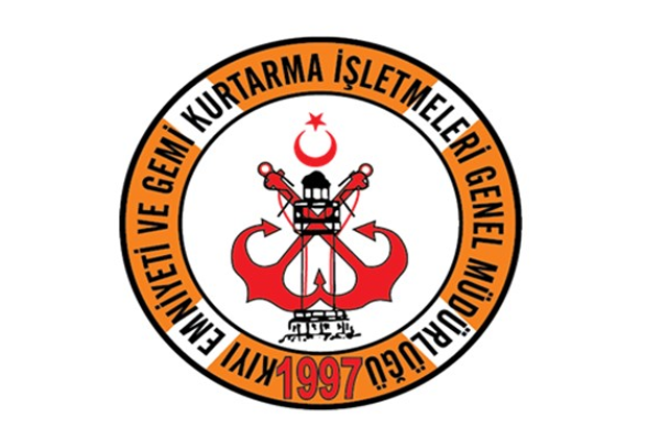 Kınalıada açıklarında sürüklenen tekne kurtarıldı