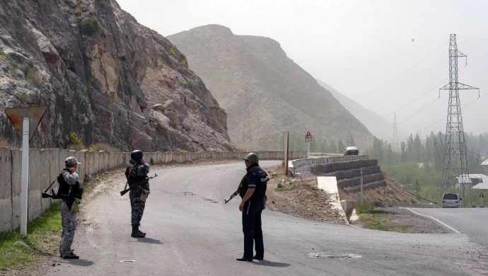 Kırgızistan ile Tacikistan arasında çatışma