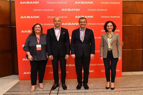 KOBİ’ler Akbank Dönüşüm Akademisi ile  geleceğe hazırlanacak 