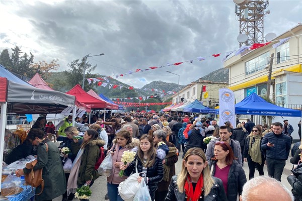 Kokuyu duyan Karaburun’a akın etti