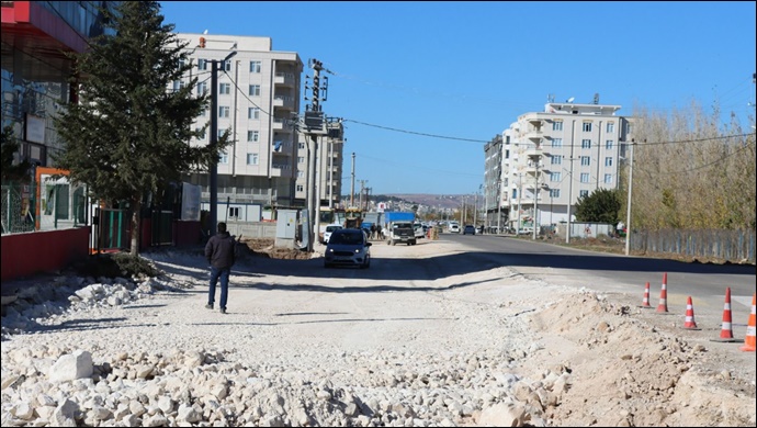 Konuklu'da yol genişletme çalışmaları