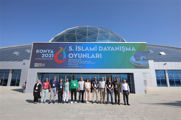 Konya Büyükşehir Belediyesi'nden yabancı misafirlere şehir turu