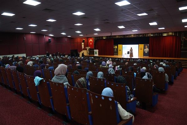 Konya Büyükşehir Belediyesi’nin Şehir Konferansları devam ediyor 