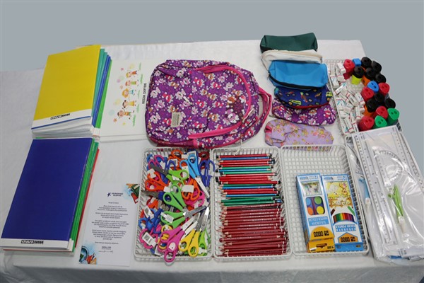 Küçükçekmece'den öğrencilere kırtasiye desteği