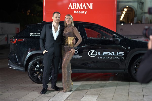 Lexus ile Venedik Film Festivali’nde Hadise ve Kerem Bürsin rüzgarı