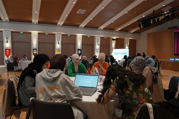 Lise Medeniyet Akademileri eğitim çalıştayı düzenledi