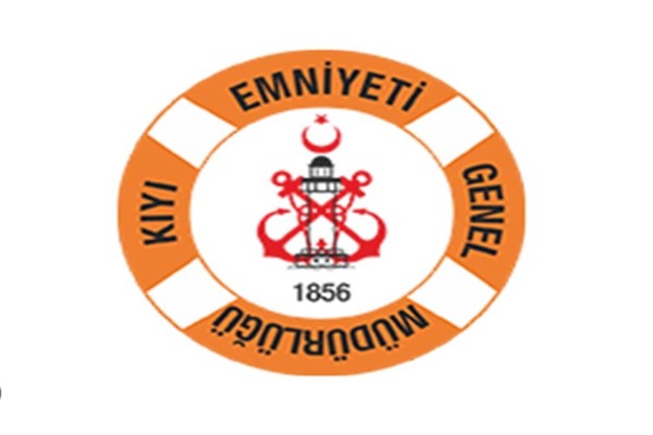 Makine arızası yapan gemi Ahırkapı’ya demirletildi