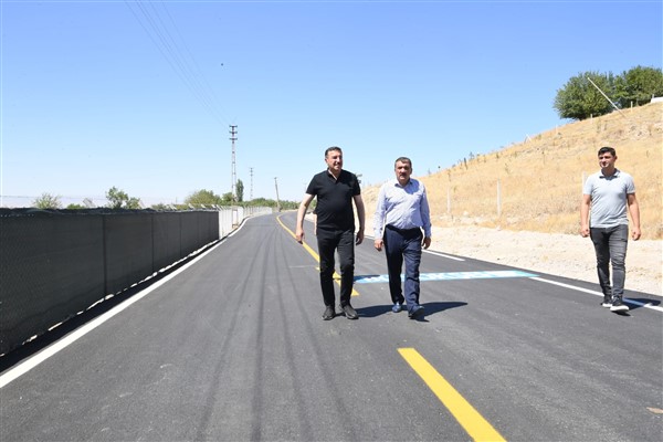 Malatya Büyükşehir Belediyesi’nin asfaltlama çalışmaları devam ediyor