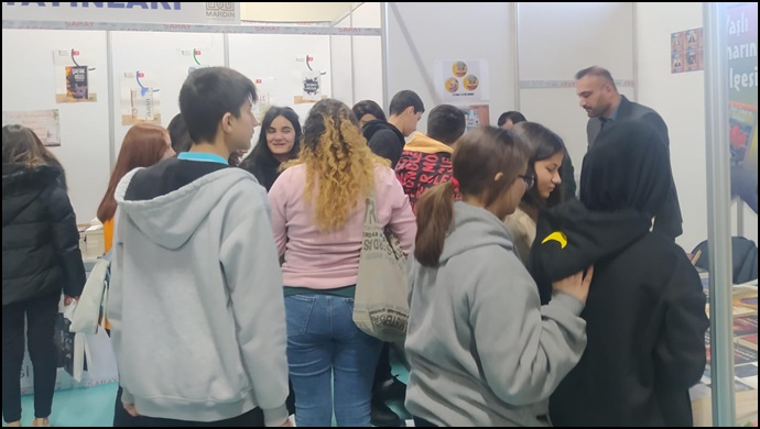 Mardin Kitap Fuarında Sinanoğlu'na Büyük İlgi