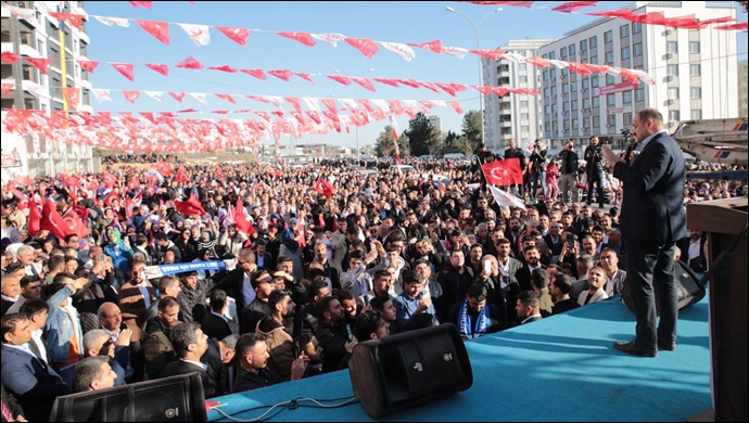 MEHMET KASIM GÜLPINAR’IN HIZINA YETİŞİLEMİYOR.