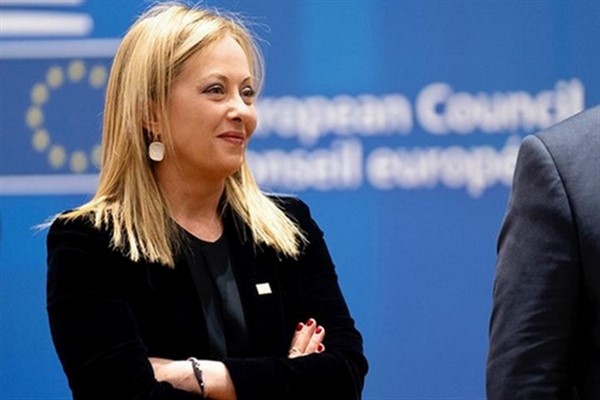 Meloni, Tayland Başbakanı Thavisin ile bir araya geldi
