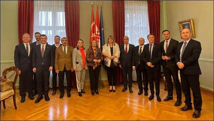 Milletvekili Aydınlık, Hırvatistan, Prag ve Avusturya'da Temaslarda Bulundu