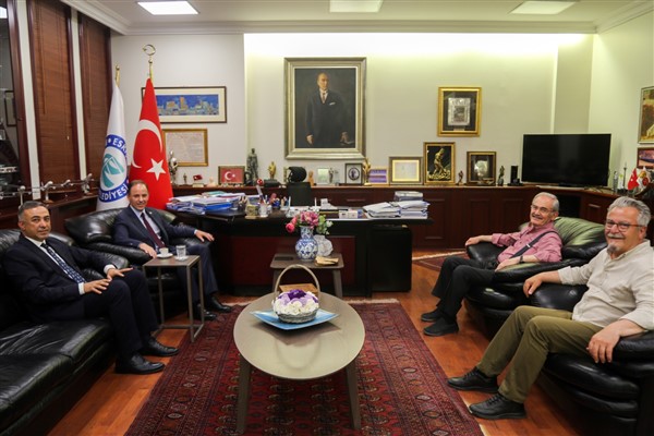 Milletvekillerinden Başkan Büyükerşen’e ziyaret