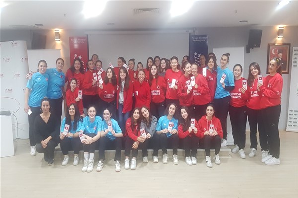 Milli hentbolcular için İlkyardım Bilgilendirme Semineri düzenlendi