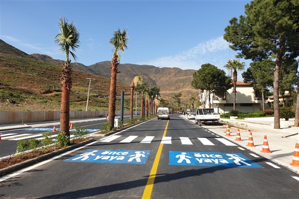 Muğla Büyükşehir ekipleri, 8 bin 453 km yol çizgi çalışması gerçekleştirdi