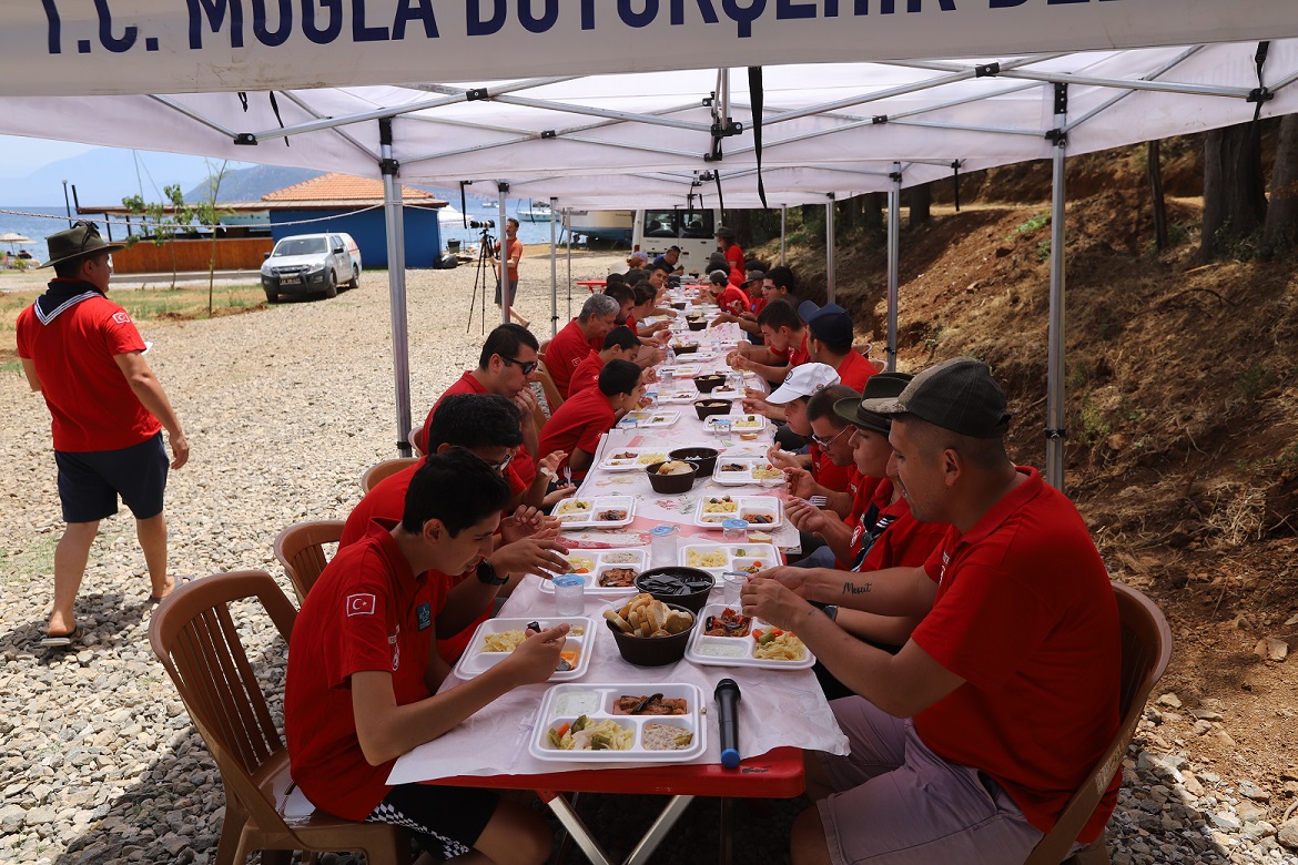 Muğla’da eğitim alan 28 engelli birey izci oldu 