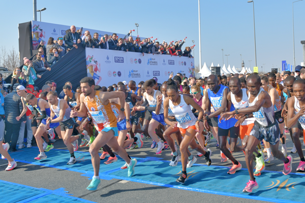N Kolay 17. İstanbul Yarı Maratonu’nda start verildi