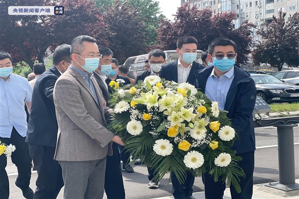 NATO bombardımanında öldürülen üç Çinli muhabir anıldı