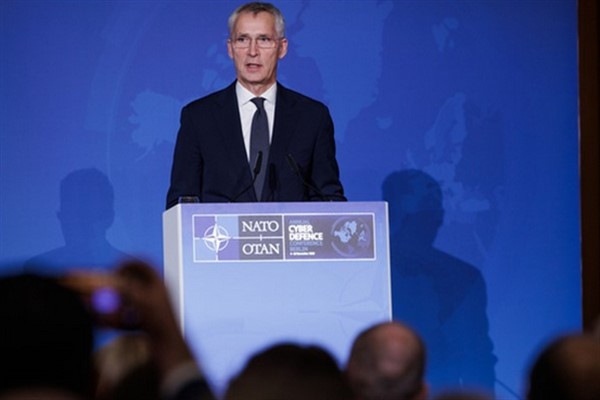 NATO Genel Sekreteri Stoltenberg'den Trump’a geçmiş olsun mesajı