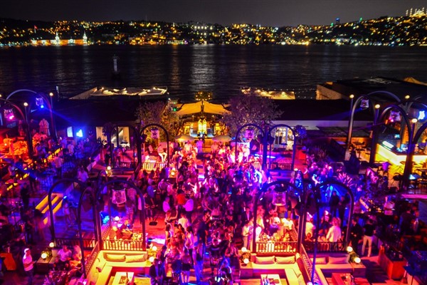 Oligark İstanbul, 1 Haziran’da Gianluca Vacchi’nin performansı ile 