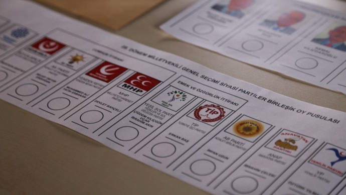 Oy pusulaları bölgelerine gönderildi