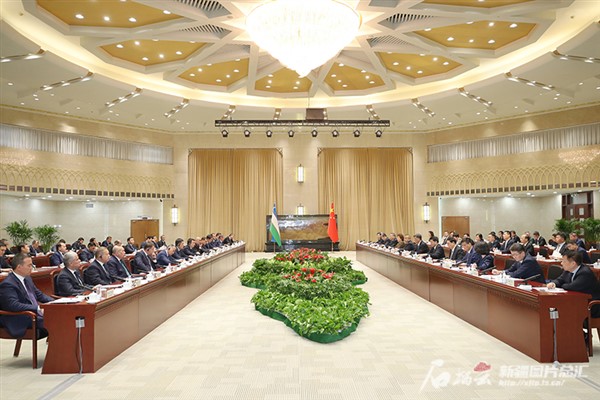 Özbekistan heyeti Xinjiang’da