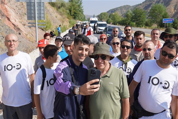 Özdağ, İstiklal Yolu Zafer Yürüyüşü'nün onuncu gününde Çankırı il merkezine ulaştı