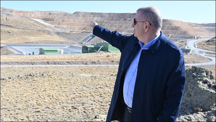 Özdağ: “Türk halkının kaynaklarını çalmanıza izin vermeyeceğiz”