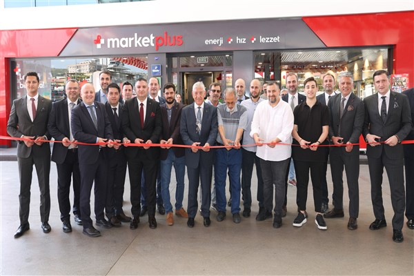 Petrol Ofisi, İzmir’de bir günde 5 istasyon açılışı gerçekleştirdi