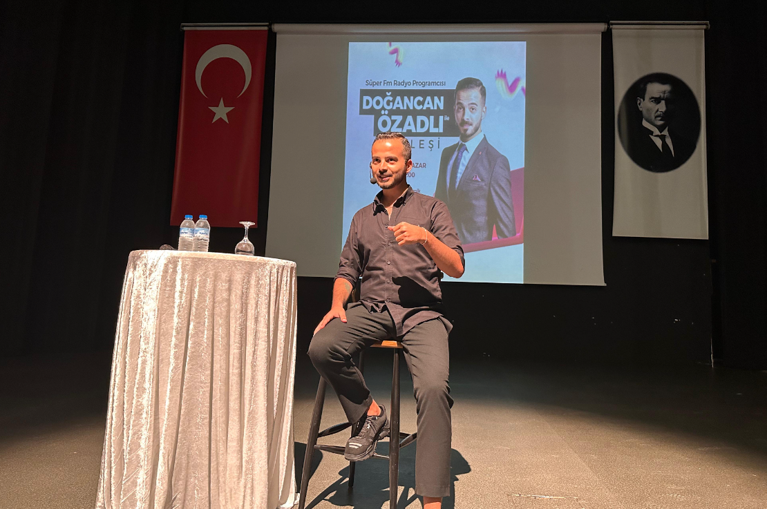 Radyo programcısı Doğancan Özadlı, Bursa'da söyleşi konuğu oldu
